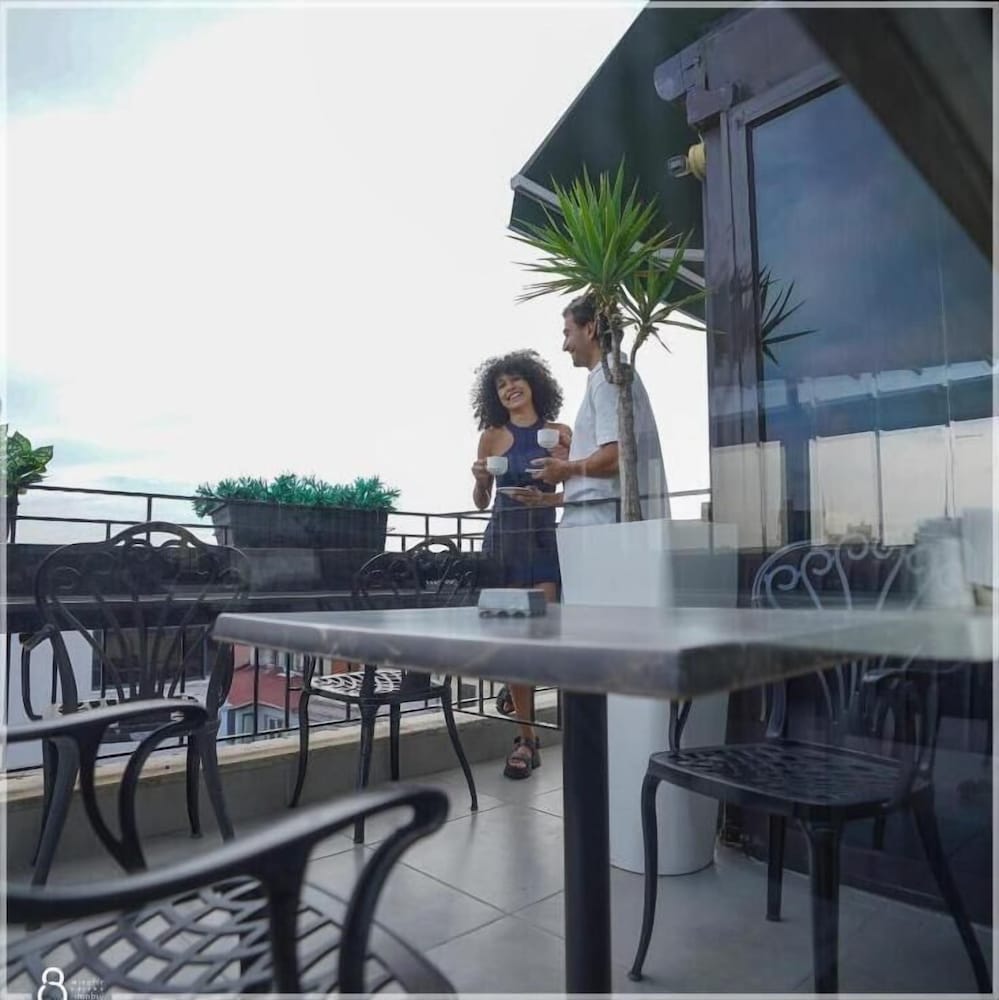 King Suite with Balcony photo 3