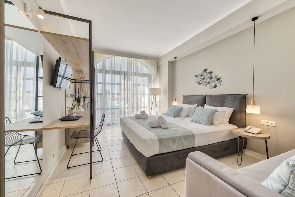 Superior Room, Pool View (Double/ Triple/ Quad)