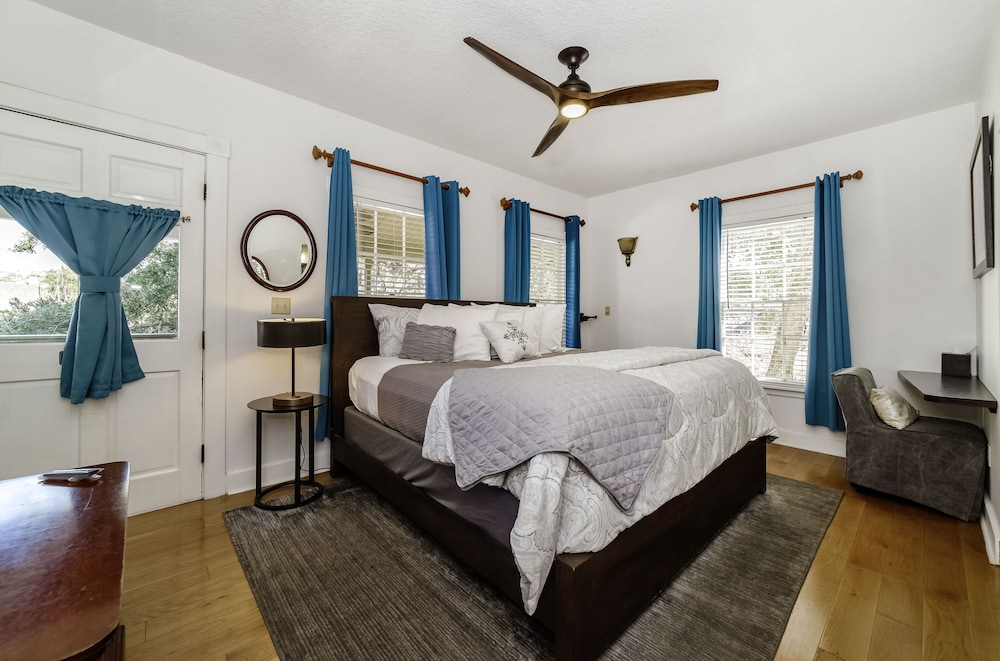 Standard Room, 1 King Bed ( (1))