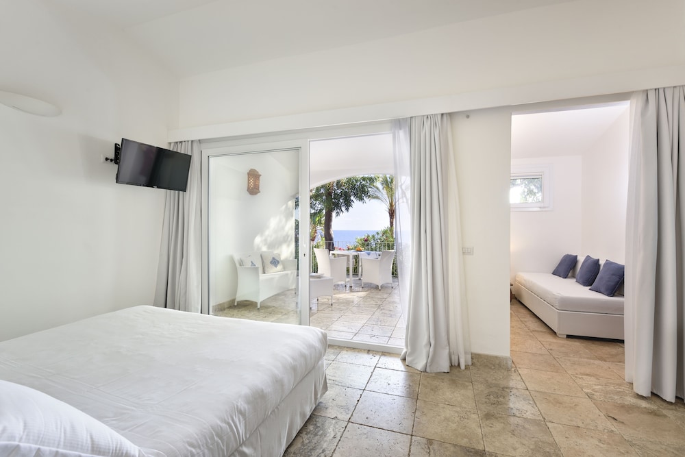 Superior Triple Room - Photo 1