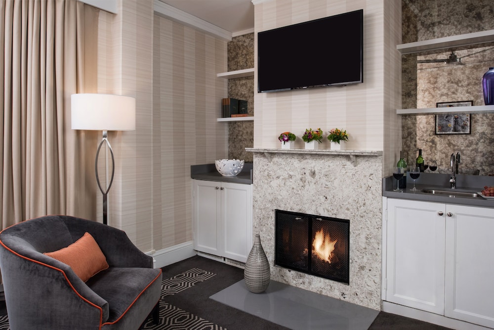 Suite (Spreckels)