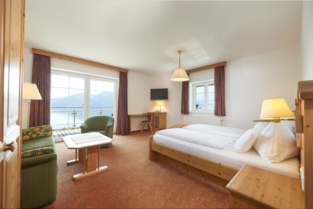 Classic Double Room, 1 King Bed with Sofa bed, Lake View