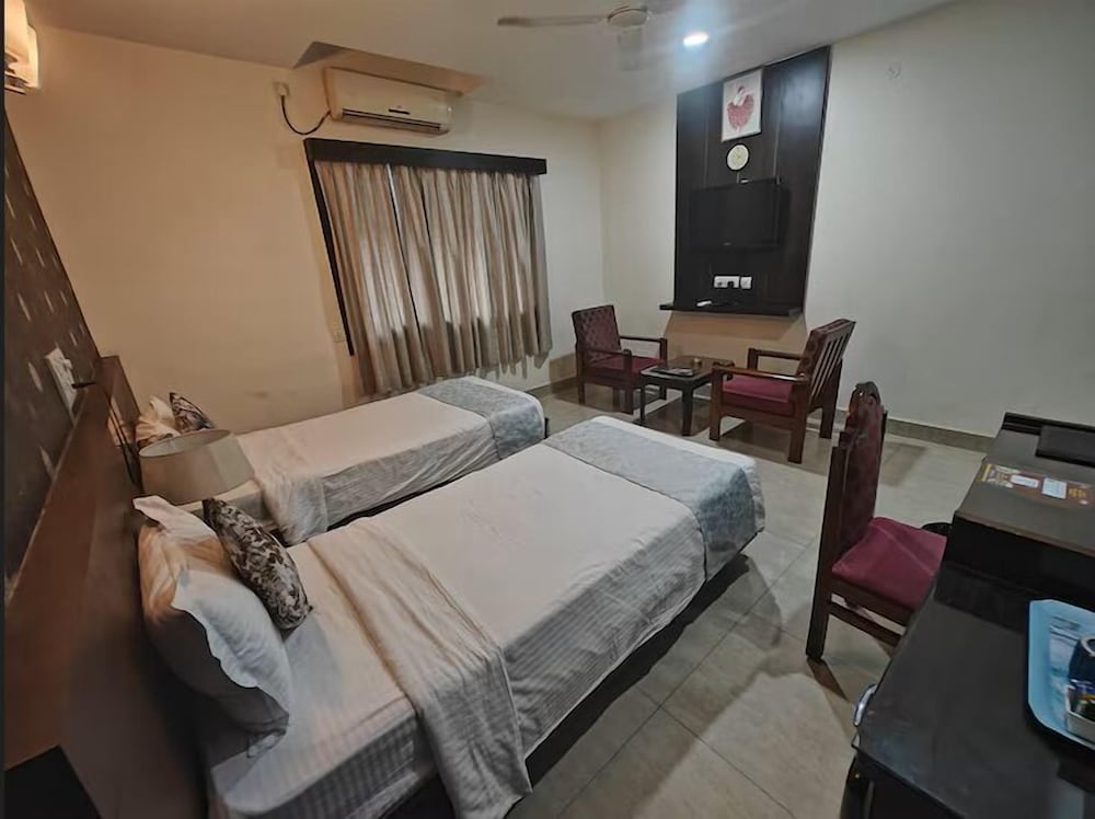 Executive Room - Photo 5