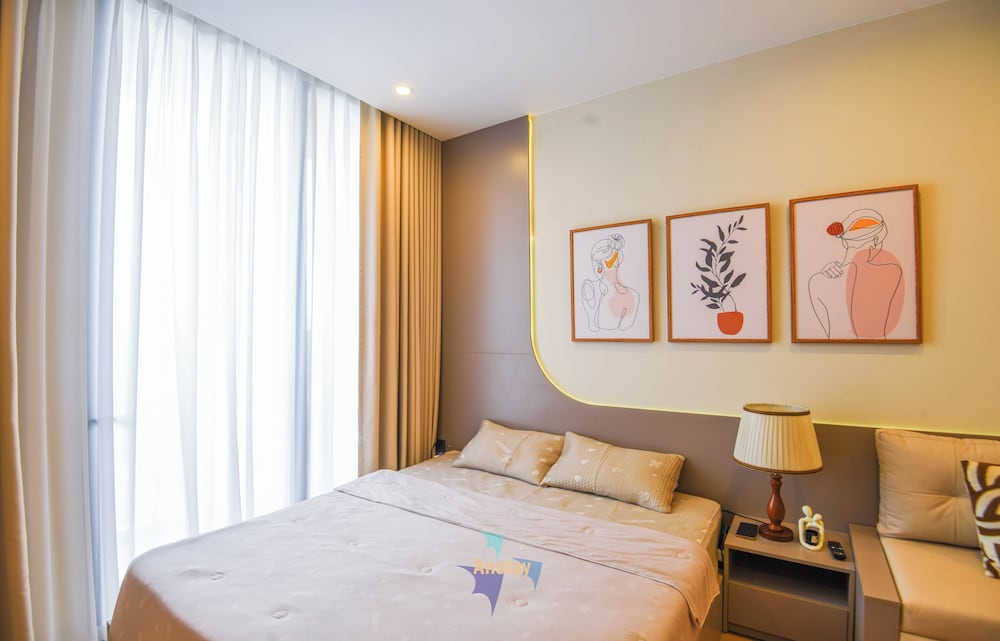 Premium Studio, City View
