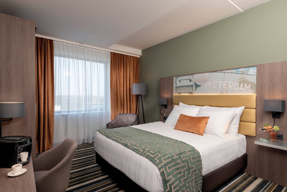 Comfort Queen Room photo 1