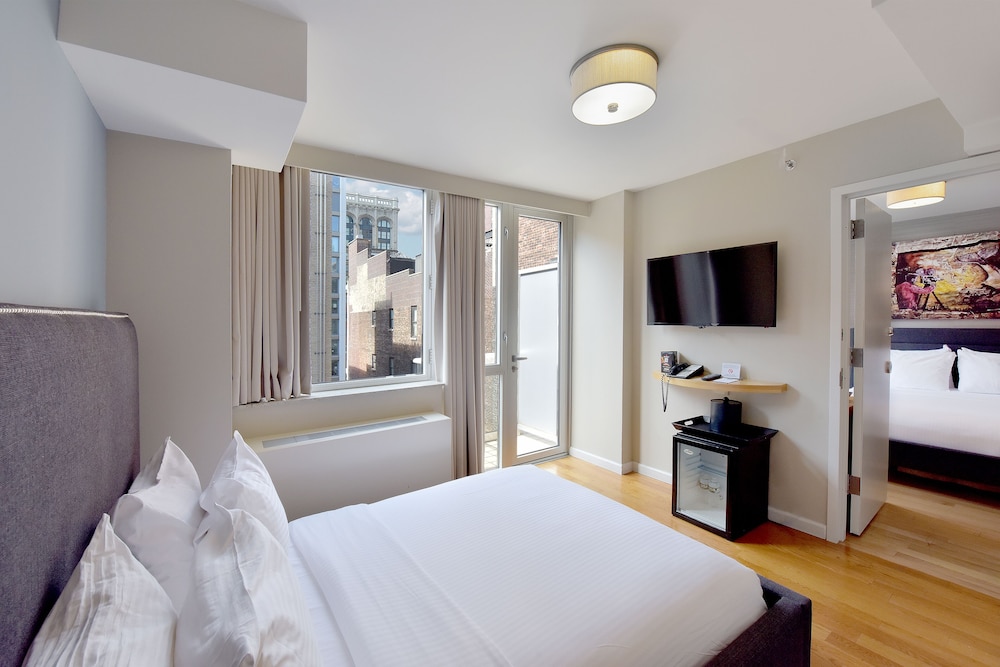Premier Suite, Balcony