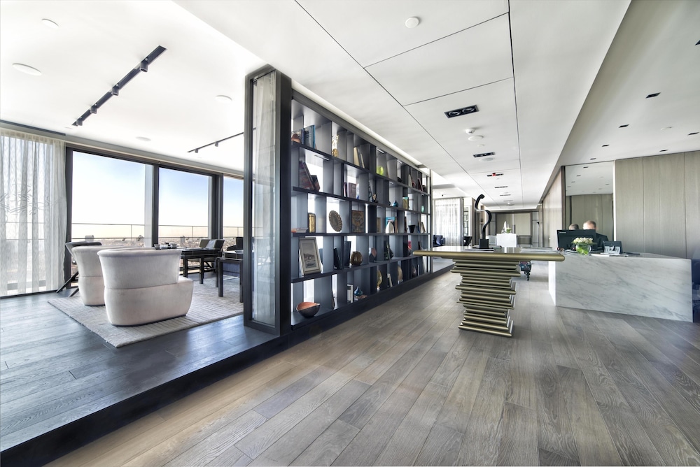 Fairmont, Suite, Club Lounge Access thumbnail 5