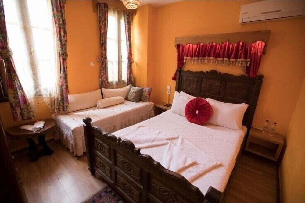 Family Deluxe Room with Fireplace photo 2