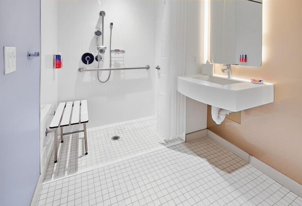 Mobility Accessible Standard Room, w/roll-in shower (Includes Early Park Admission*)