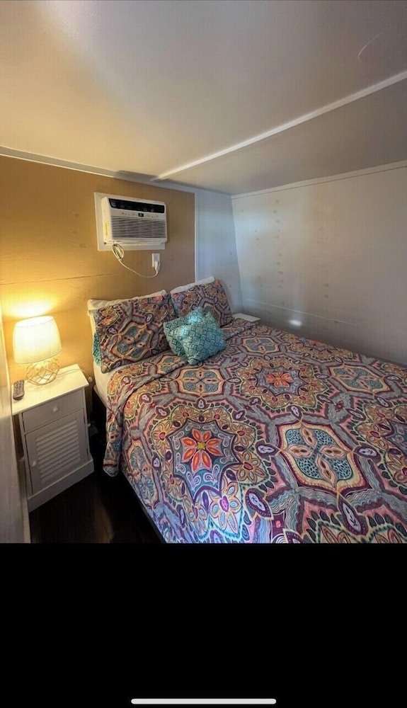 Standard Mobile Home, 1 Bedroom, Non Smoking, Private Bathroom (Pelican Camper)