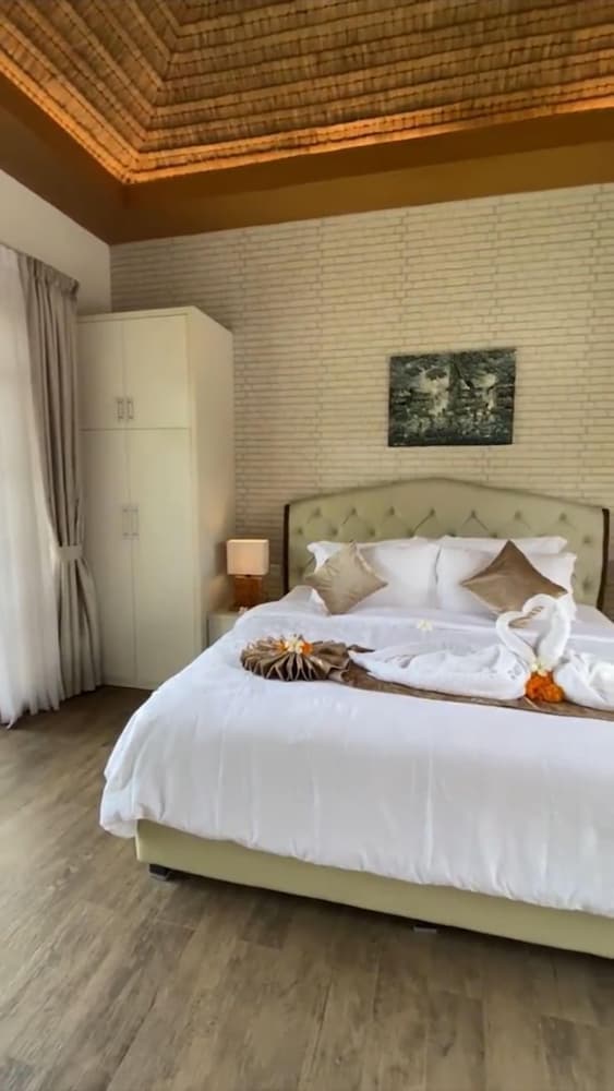 Villa photo 1