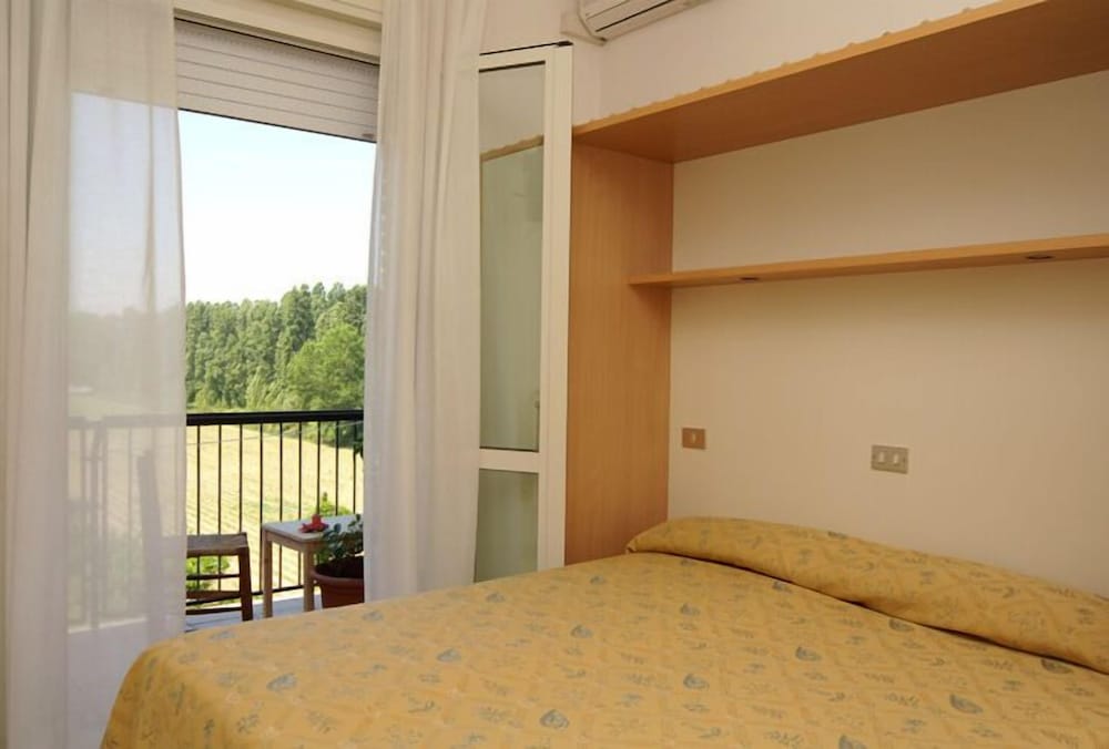 Economy Double Room photo 1