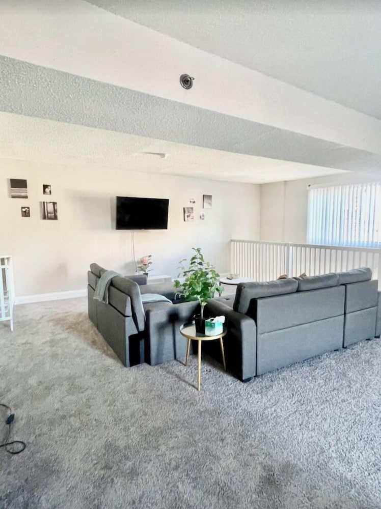 Luxury Penthouse, City View photo 1