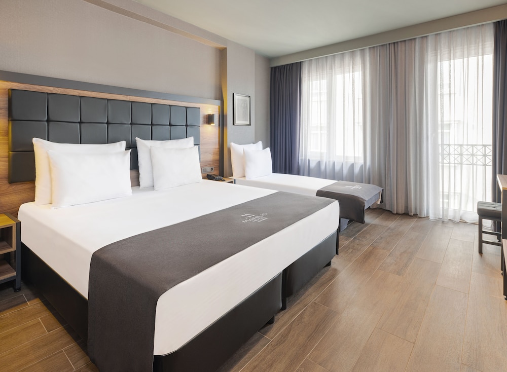 Deluxe Triple Room photo 1