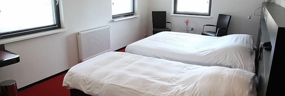 Standard Triple Room, 3 Twin Beds photo 1