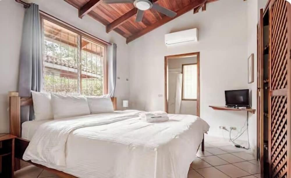 Superior Room, 1 King Bed, Refrigerator & Microwave, Pool View