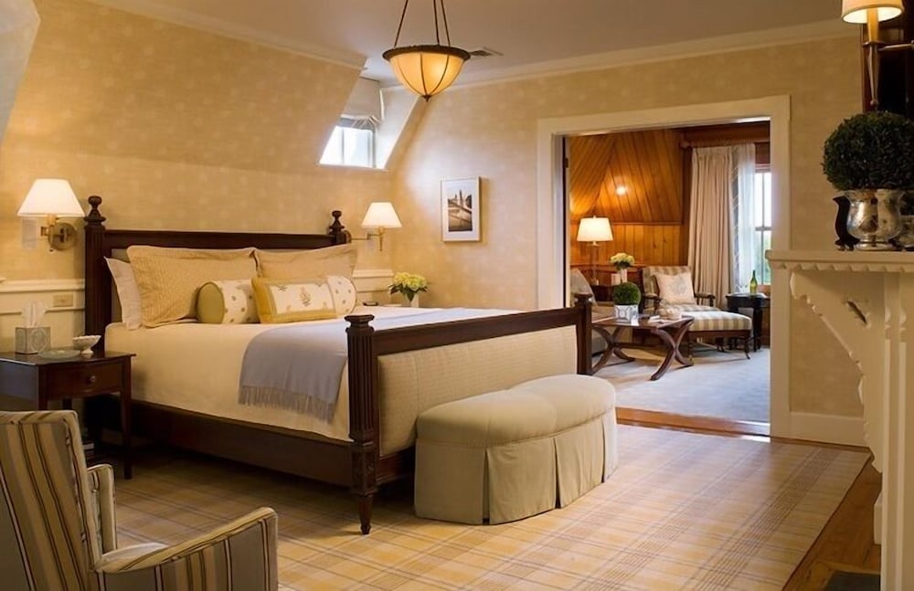 Lighthouse Suite