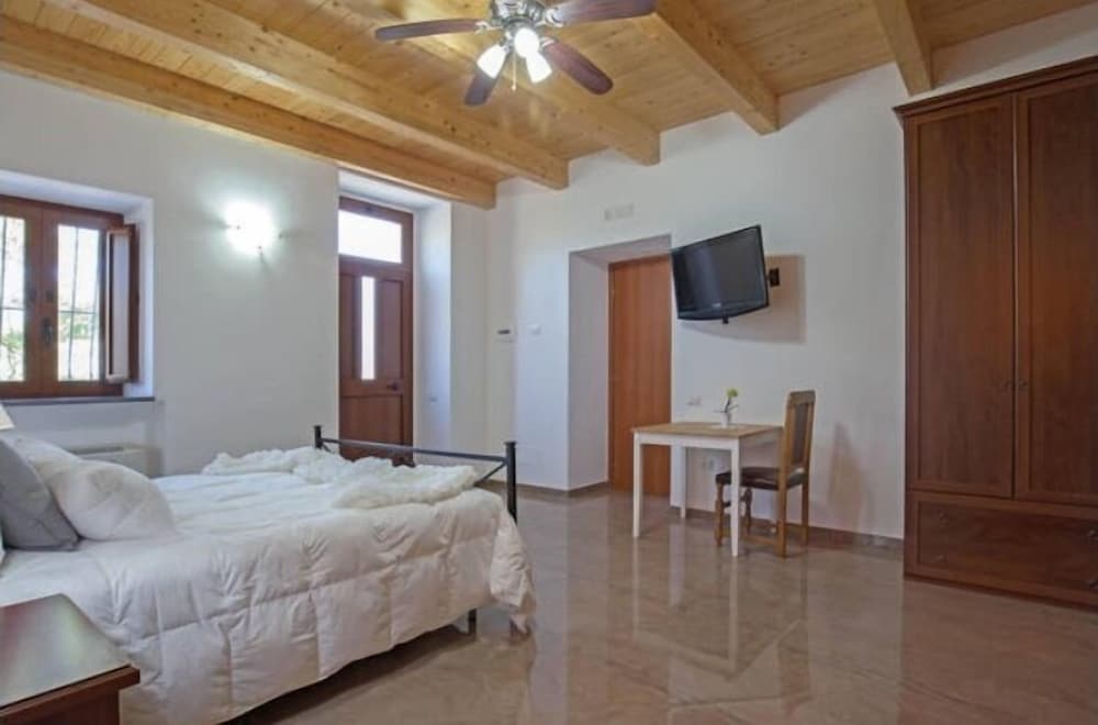Deluxe Double Room photo 3