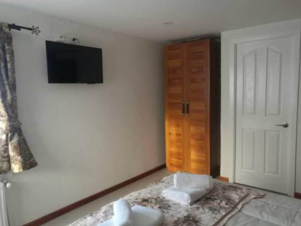 Standard Room, 2 Twin Beds, Private Bathroom photo 3