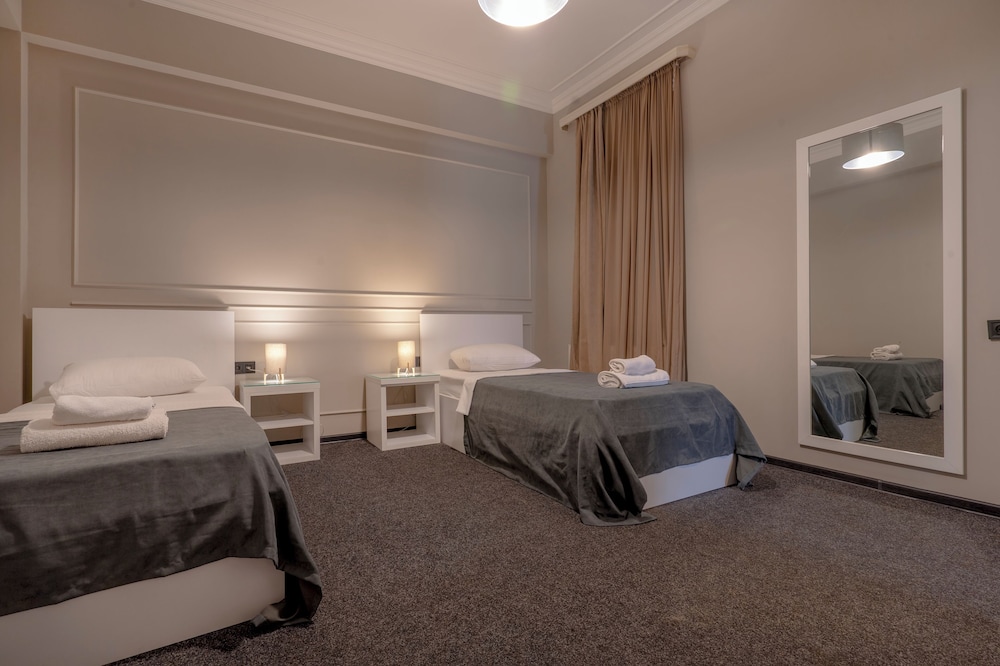 Two-Bedroom Suite photo 2