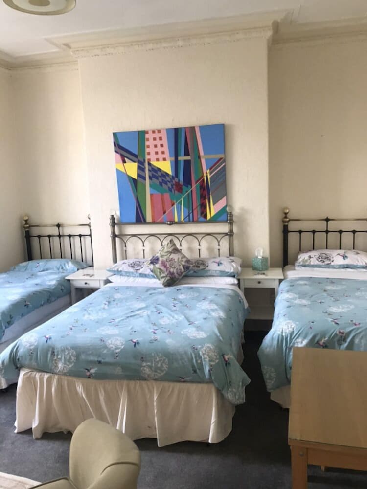 Suite, Shared Bathroom (Sleeps 4)