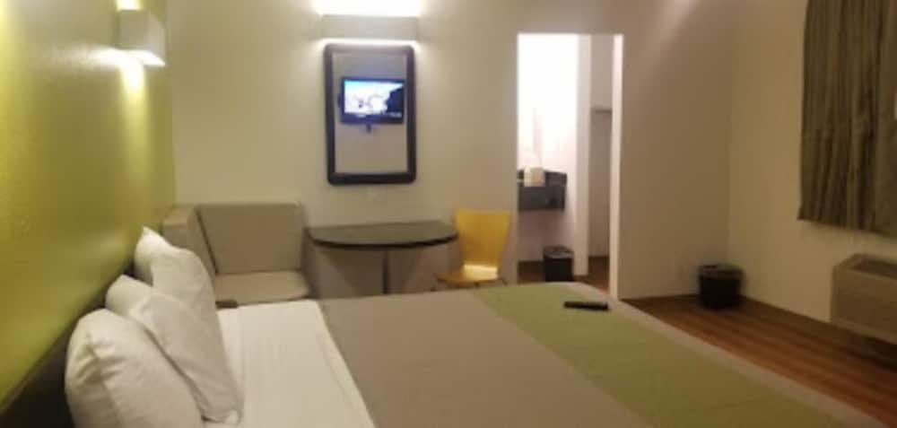 Deluxe Single Room photo 3