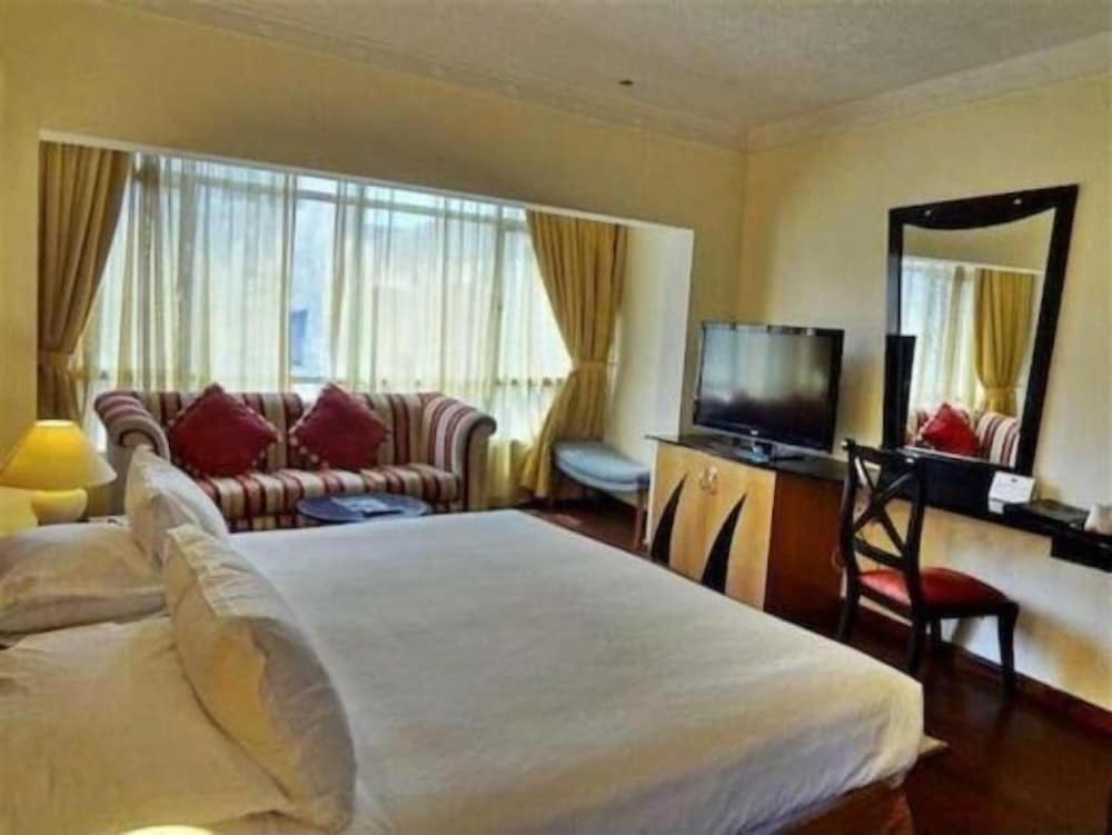 Superior Room, 1 King Bed photo 2