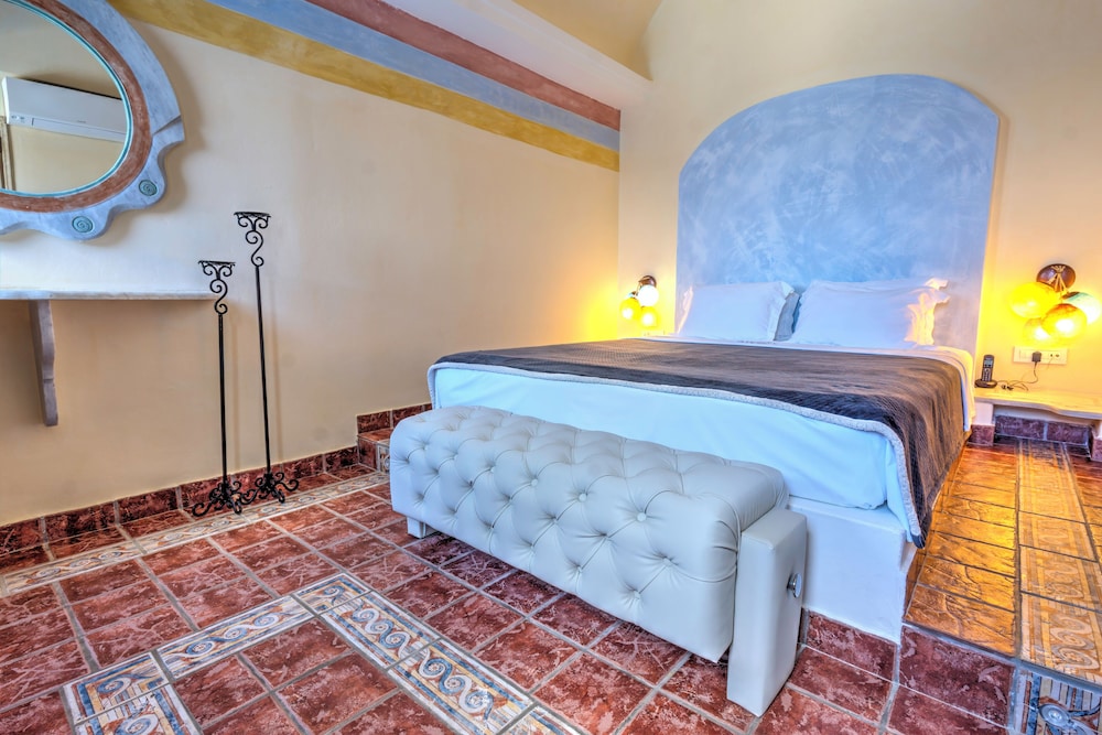 Honeymoon Suite, Spa Bath, Sea View - Photo 8