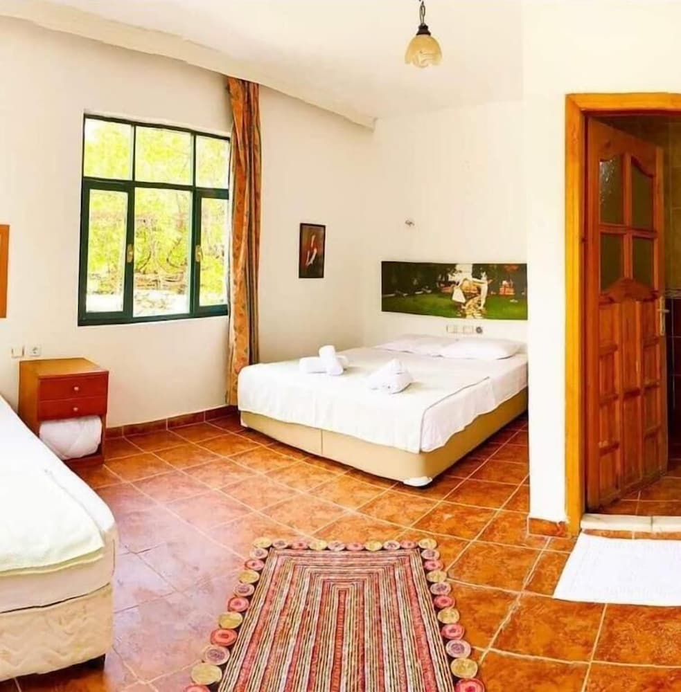 Standard Triple Room photo 2