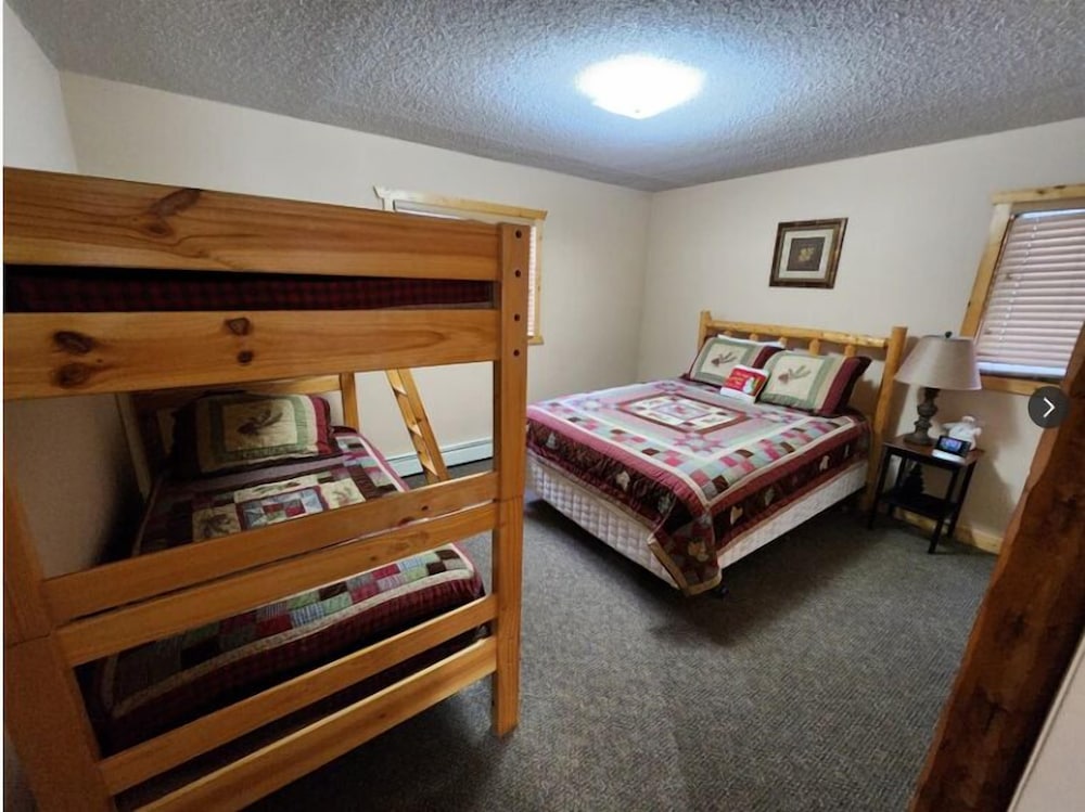 Condo, 2 Bedrooms, Slope side