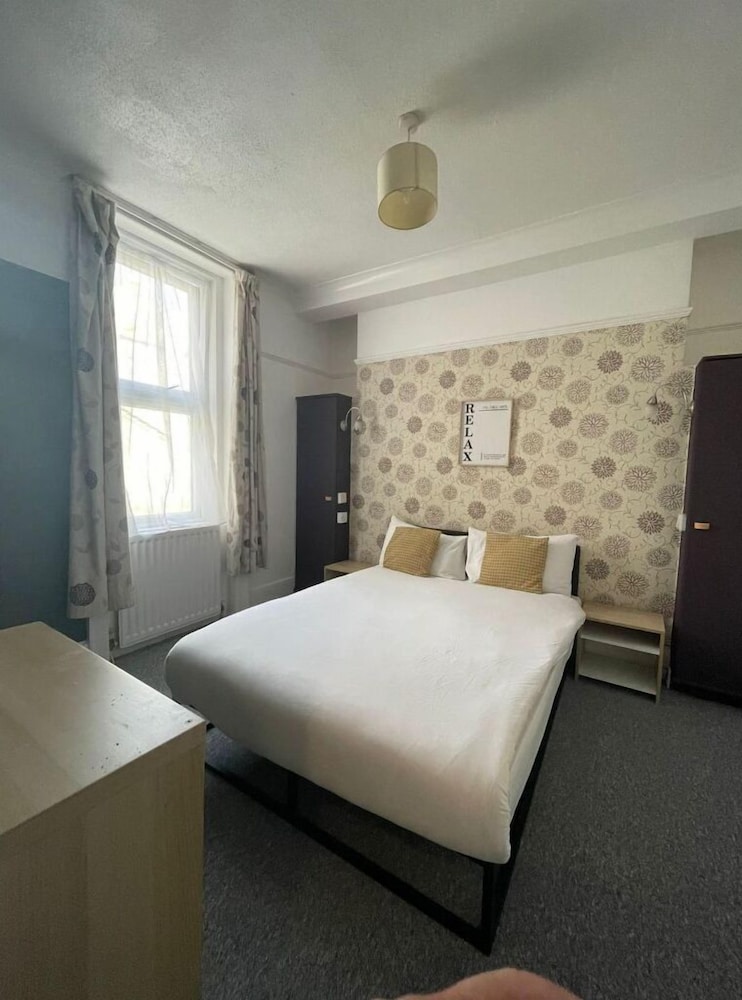 Standard Double Room, Ensuite - Photo 5