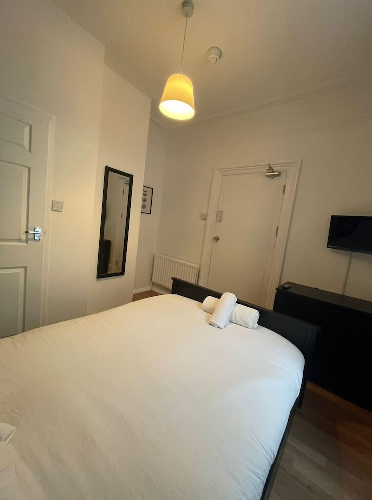 Standard Double Room, Ensuite - Photo 1