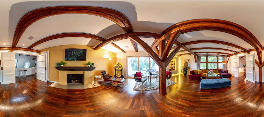 Exclusive Suite photo