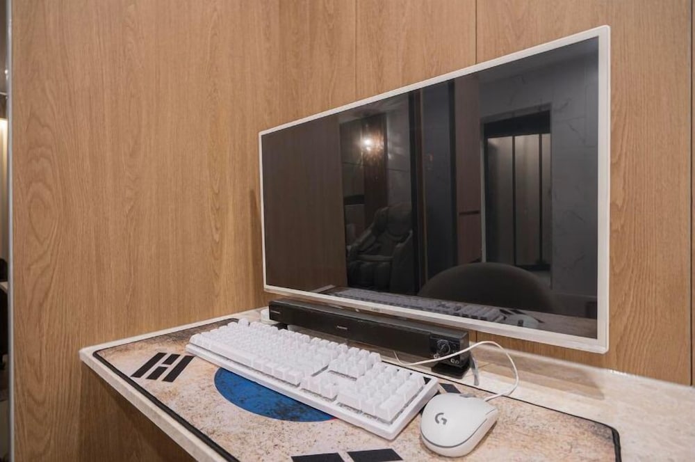 Superior King Room - Photo 7