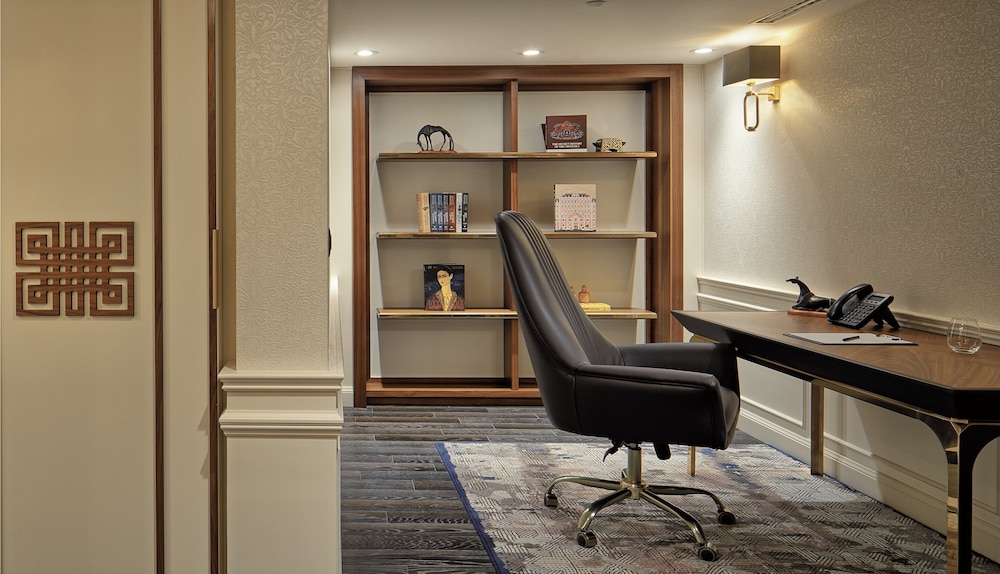 Executive Suite photo 3
