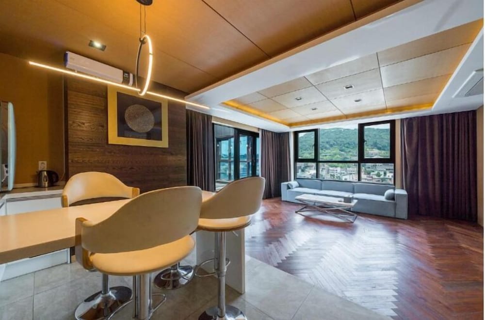 Royal Suite photo 2