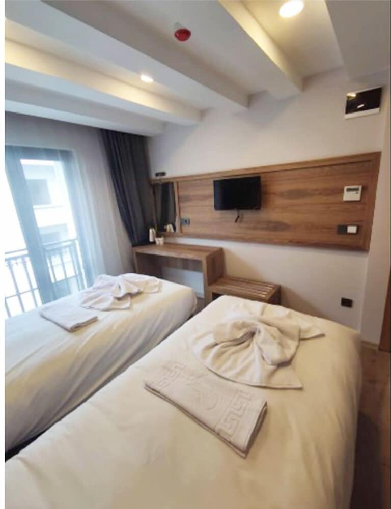 Basic Apartment, 2 Twin Beds photo 2