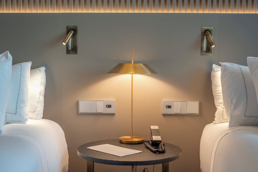 Premium Twin Room - Photo 9