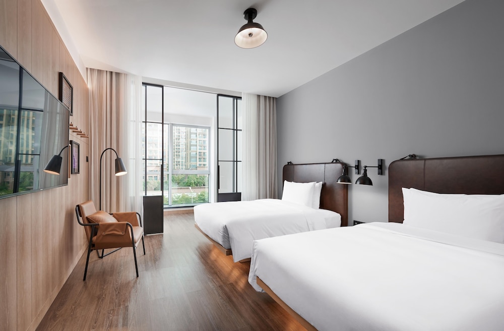 Room, 2 Twin Beds, City View - Photo 10