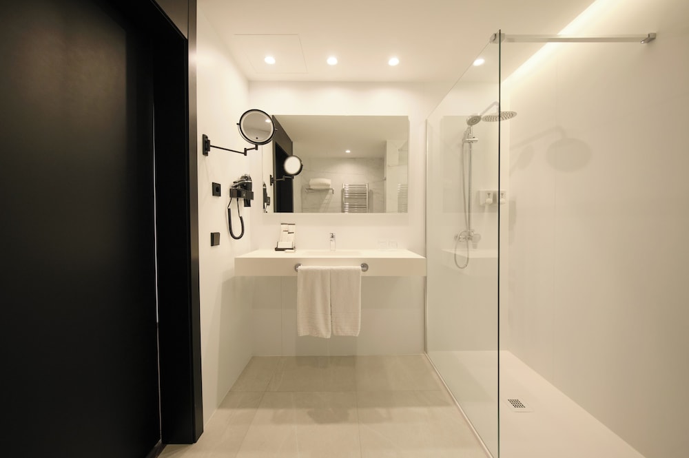 Standard Triple Room - Photo 16