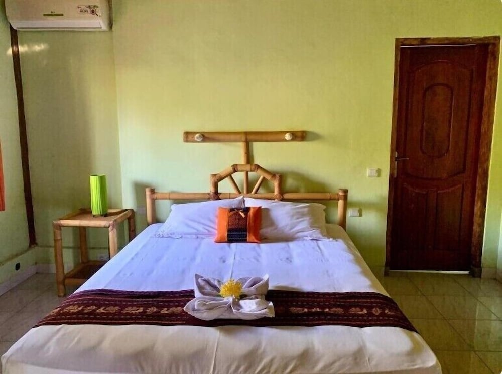 Premium Cabin, 1 Double Bed, Non Smoking, Ground Floor photo 2
