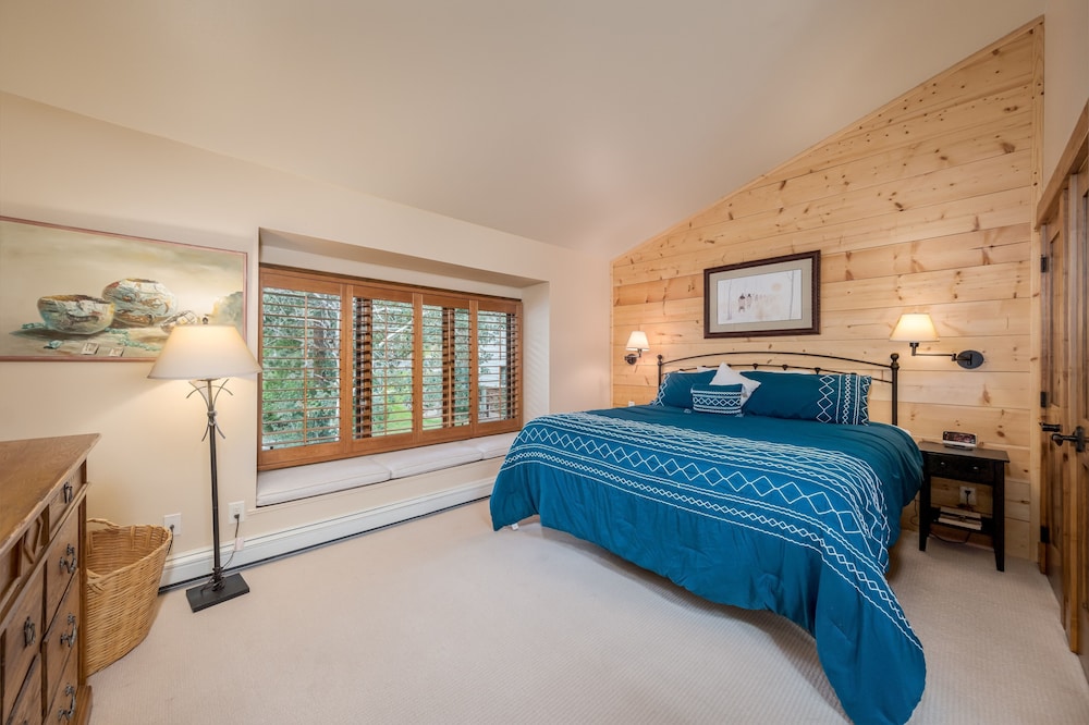 Townhome, 2 Bedrooms