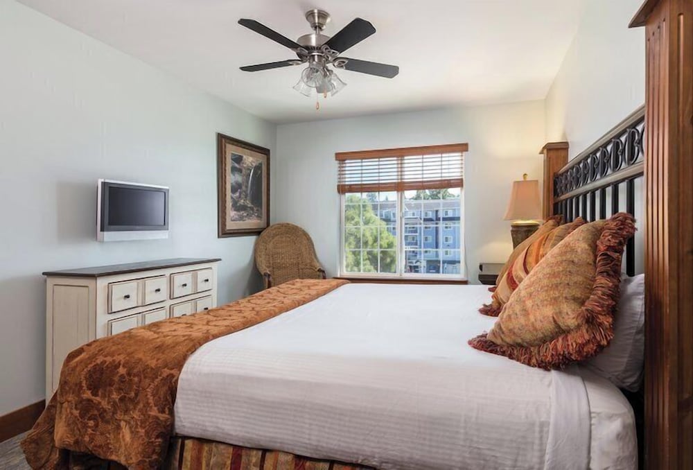 Standard Condo, 2 Bedrooms, Kitchen photo 2
