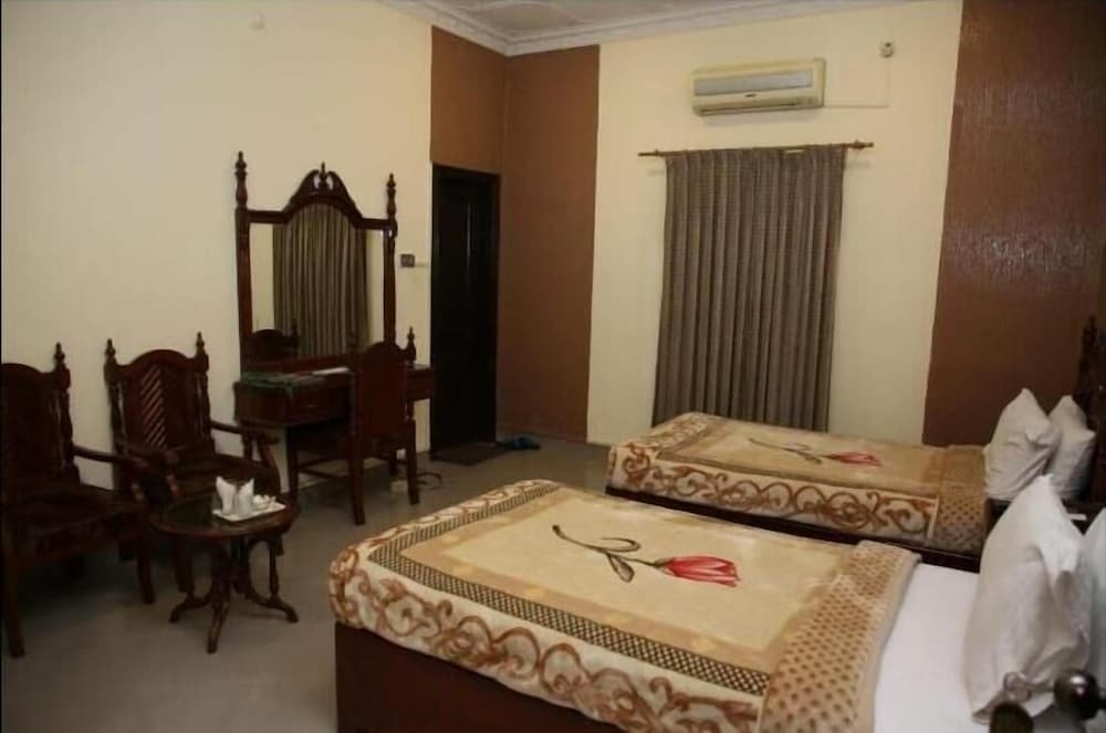 Deluxe Double Or Twin Room photo 2