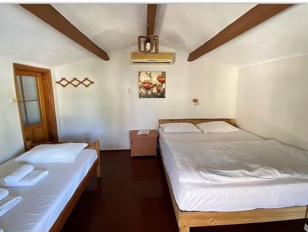 Standard Single Room photo 3