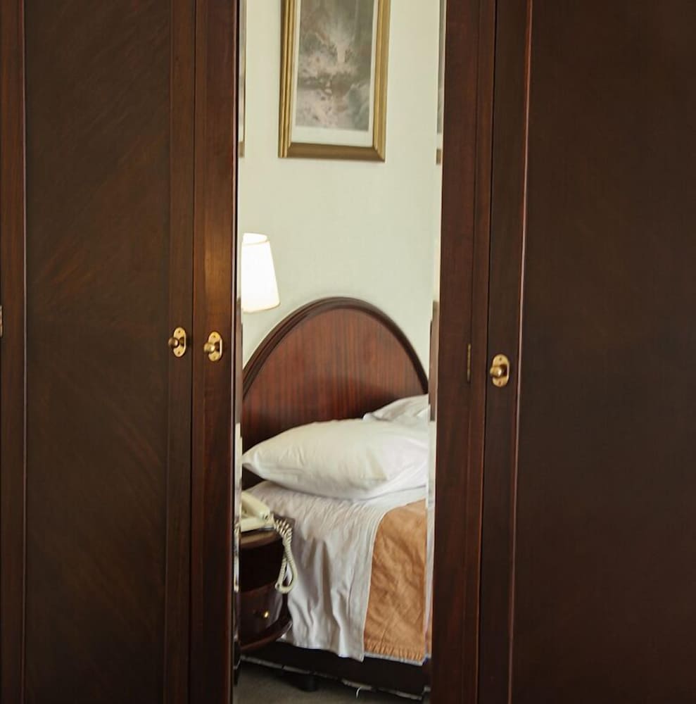 Twin Room, Annex Building (With Extra Bed) photo 3