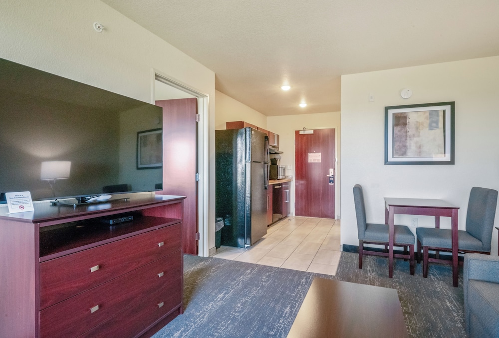 Suite, 1 King Bed with Sofa bed, Non Smoking (Extended Stay) - Photo 5