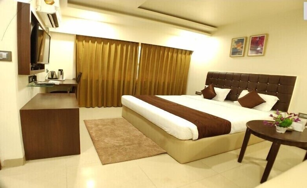 Executive Room - Photo 3