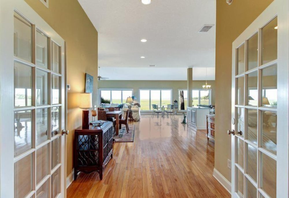 Villa photo 2