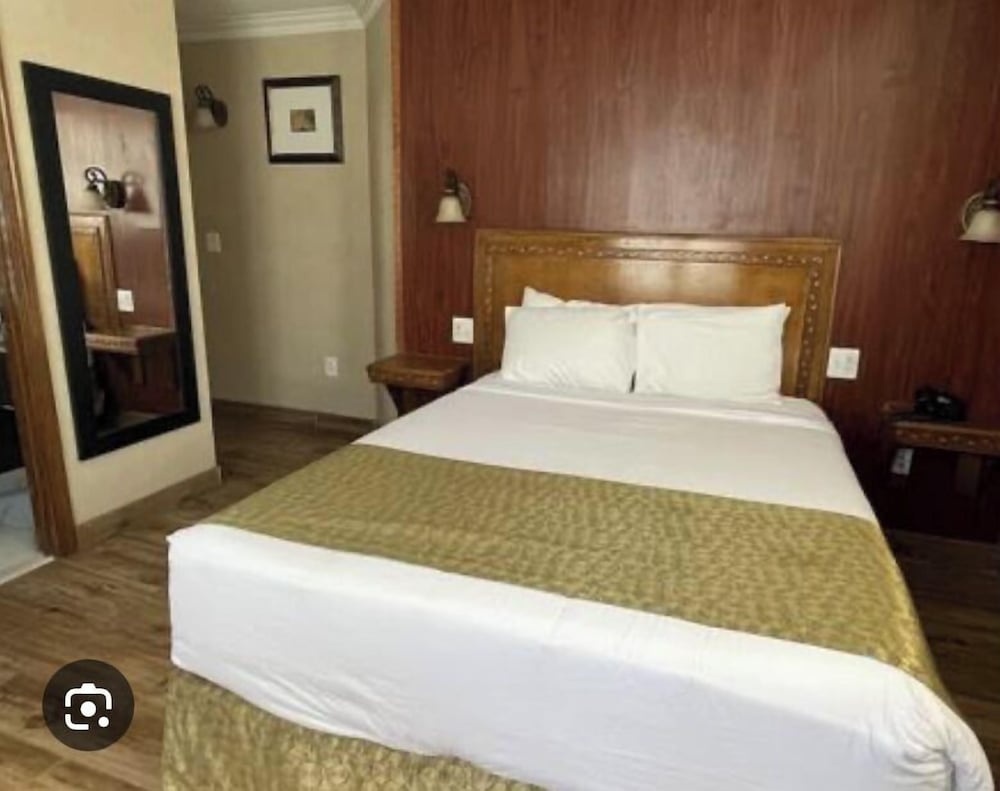 Standard Room, 1 Queen Bed, Non Smoking
